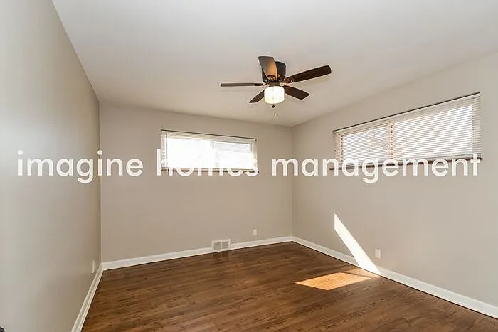 3 bed, 2.0 bath, 1325 sqft, $2,195 — Photo 4