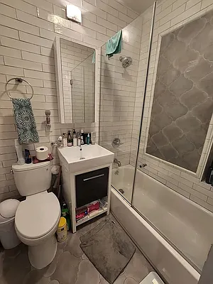 Rented by ONE Manhattan Real Estate | media 11