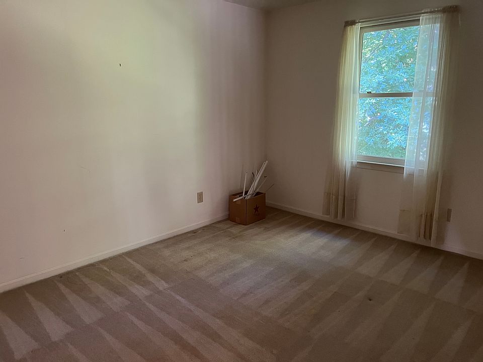 1st image of 1811 Johnson Rd #3