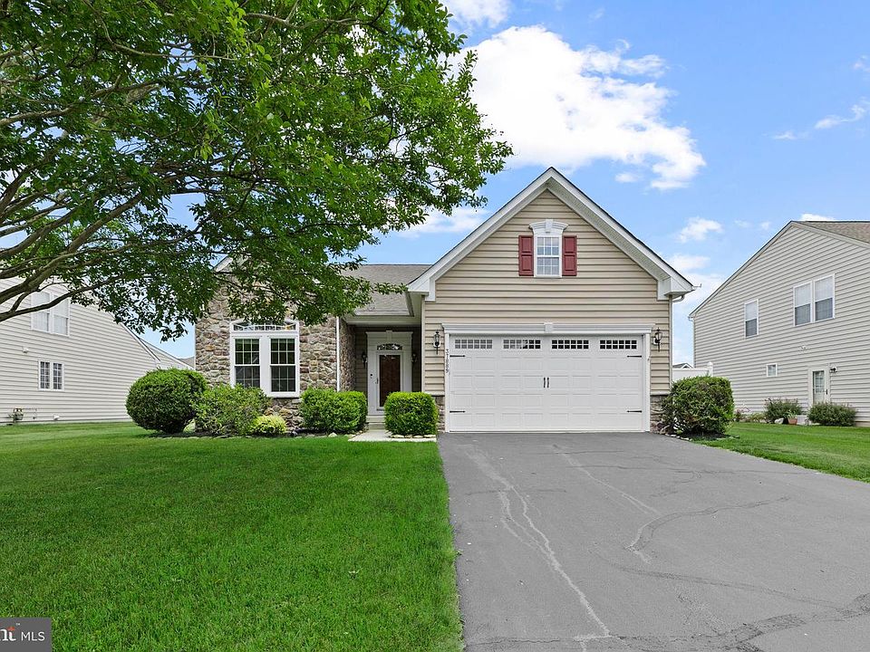 1st image of 37889 Bayview Cir E