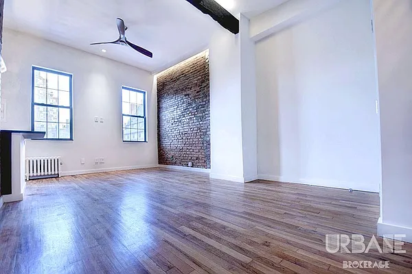 Rented by Urbane Brokerage | media 17