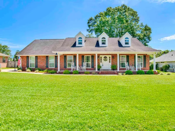 1018 Bushwood Dr, Cantonment, FL 32533