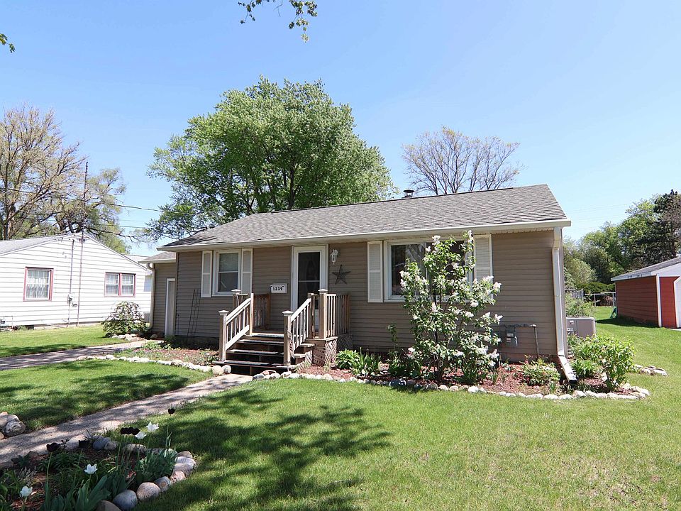 1st image of 1239 Bouchard Ave