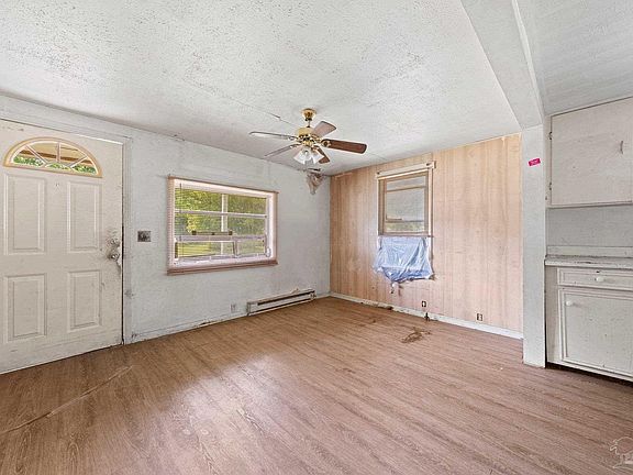 5th image of 8300 Durand Ave
