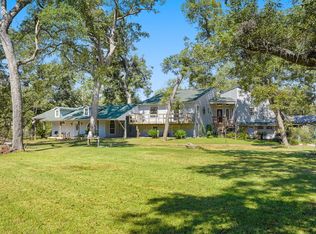 1505 Wagon Rd, Wallis, TX 77485