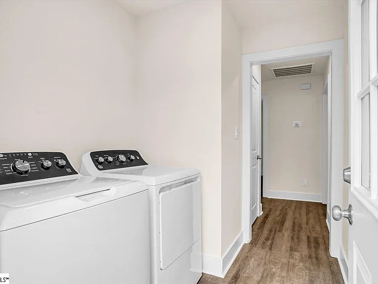 141 Baileyview St — Photo 12