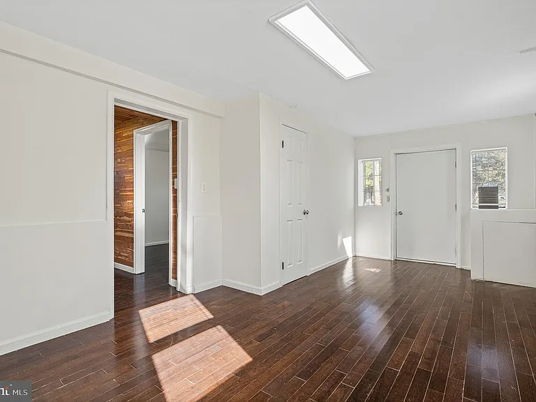 312 N Hammonds Ferry Rd — Photo 44