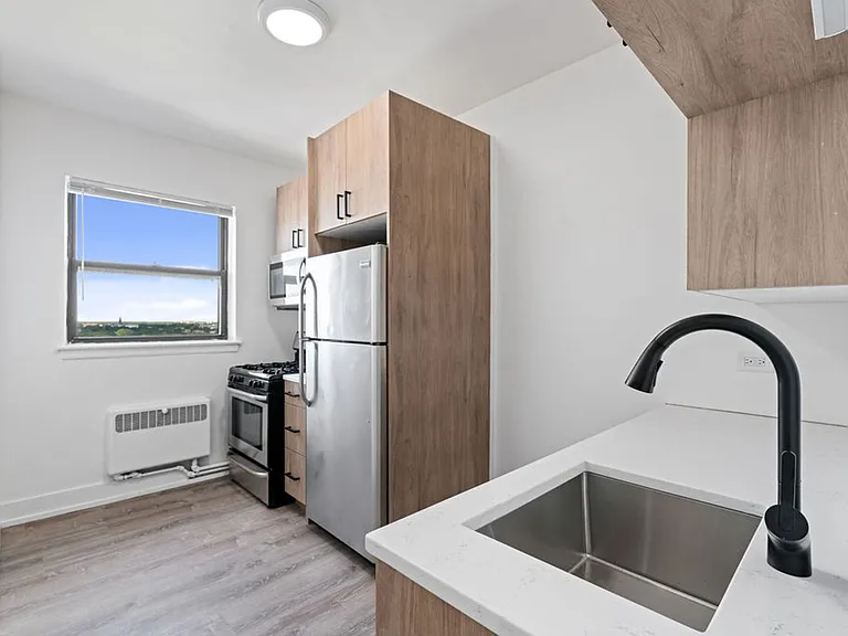 Granville Apartments — Photo 53