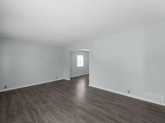 5th image of 5715 Longford Dr