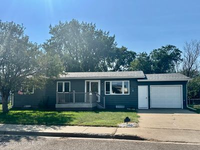 512 3rd Ave SE, Dickinson, ND, 58601