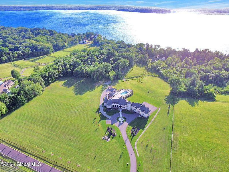 5th image of 65 Brown Road