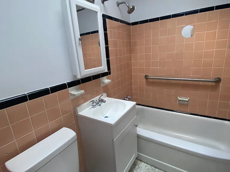2939 Tyson Ave — Photo 7