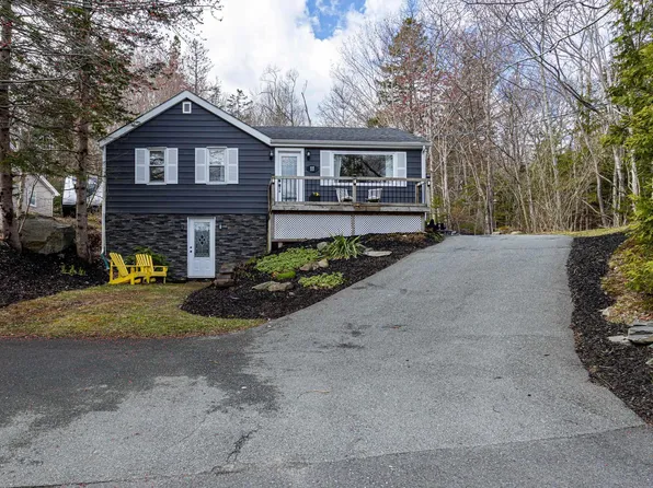 11 Dartmoor Cres, Bedford, NS B4A 2K4