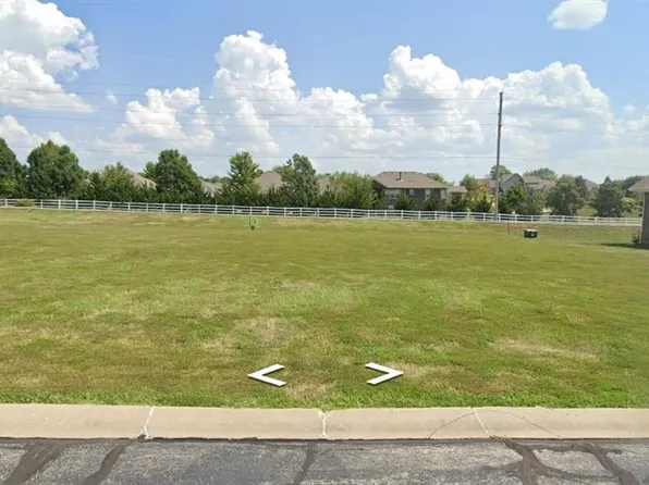 22619 Vincent St, Peculiar, MO 64078