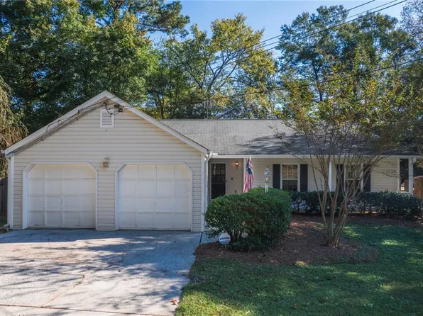 922 Riverstone Way, Woodstock, GA 30188