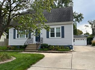 6661 Pine Point Dr, Tinley Park, IL