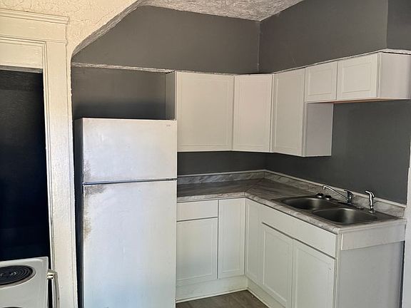 4th image of 4254 E 116th St