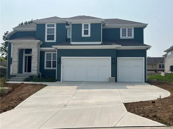 7108 Richards Dr, Shawnee, KS 66216