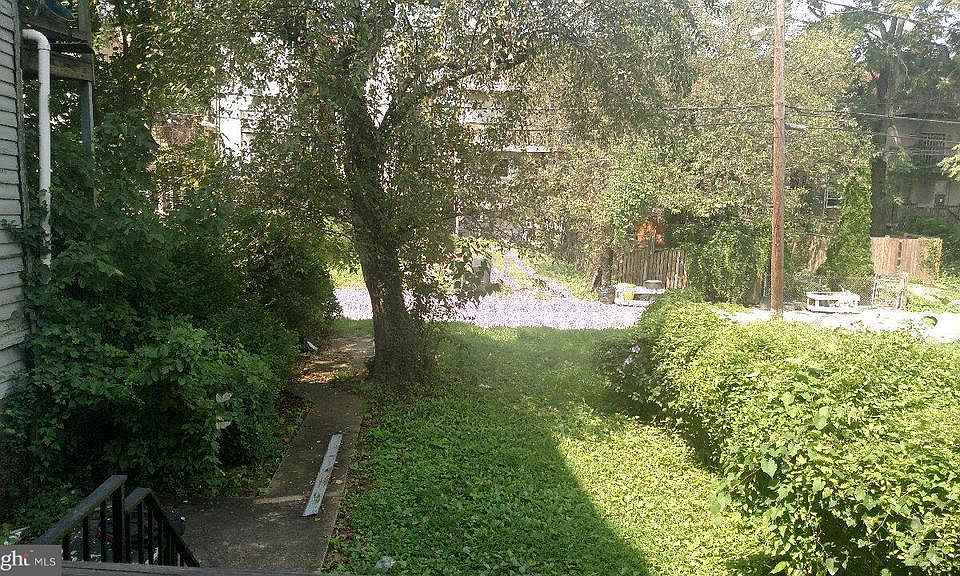 2nd image of 2440 Lakeview Ave