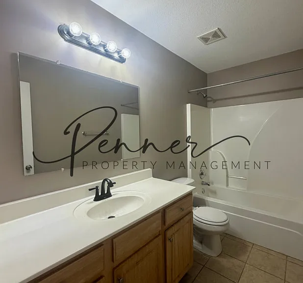 1015 NW Willow Dr — Photo 6