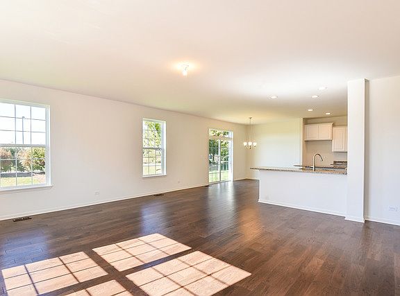 5th image of 11605 Richmond Ln