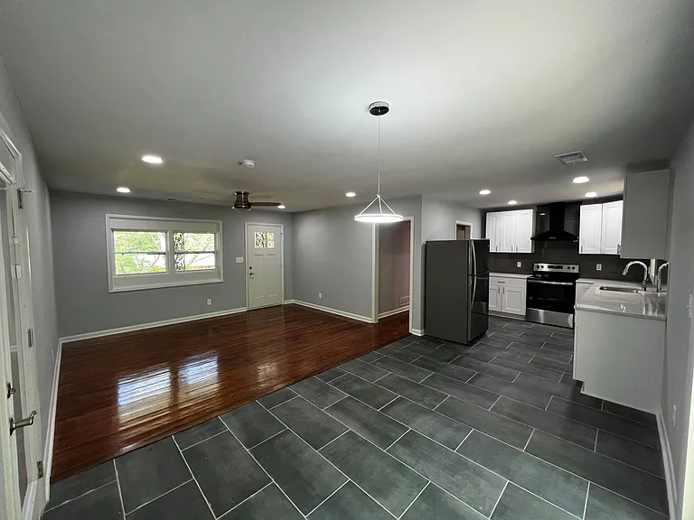 1681 Camperdown Cir — Photo 5
