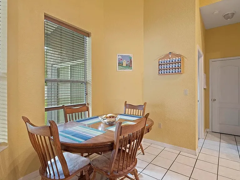 9042 Pemberton St — Photo 3