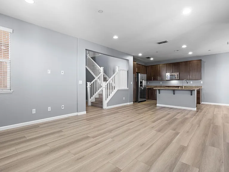 306 Misty Cir — Photo 13