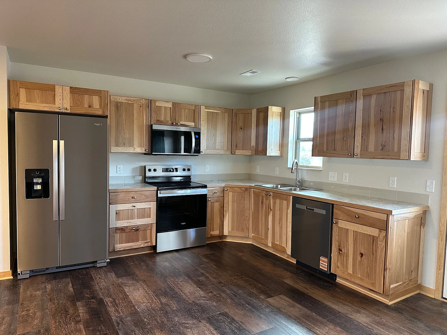 2 bed, 1150 sqft, $1,600 — Photo 3