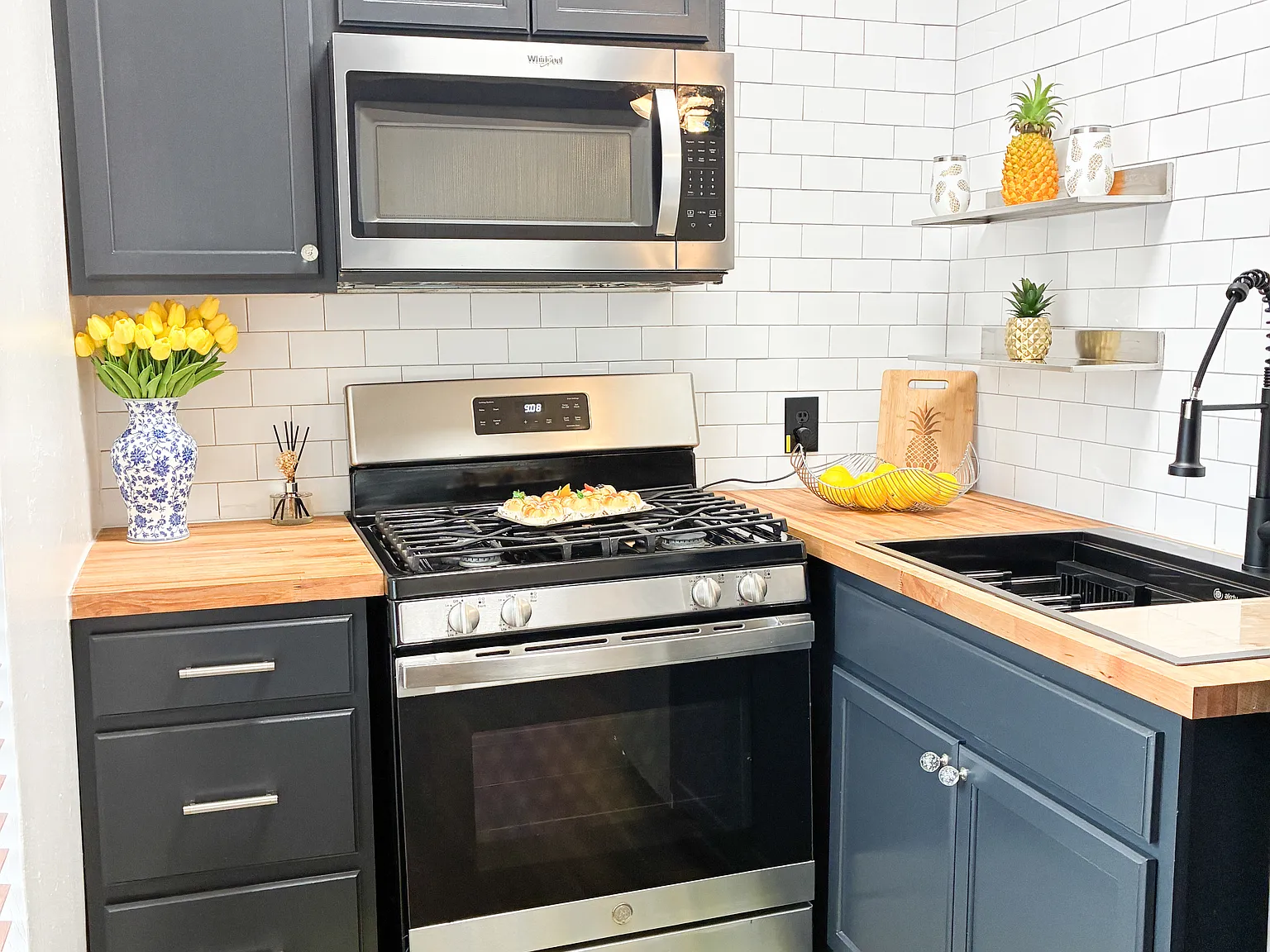 Studio, 425 sqft, $895 — Photo 3