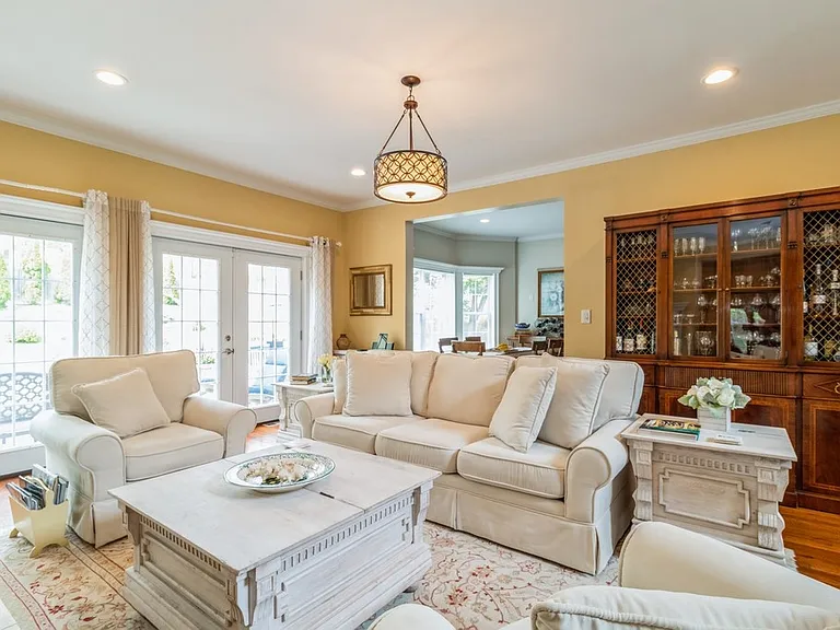 529 Montauk Hwy — Photo 11