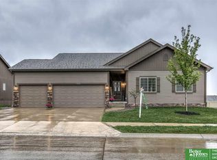 18907 Redwood St, Omaha, NE 68136