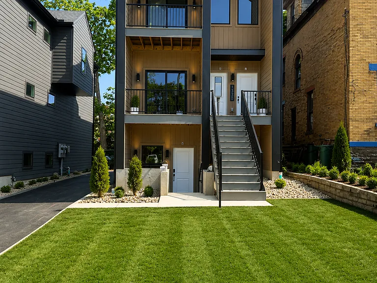 1320 William Howard Taft Rd #B — Photo 6