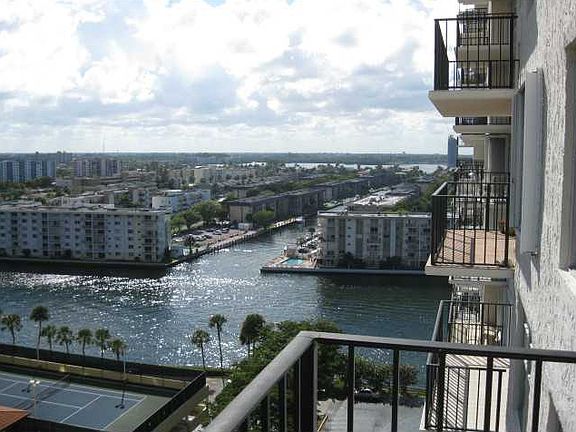 5th image of 301 174th St APT 1510