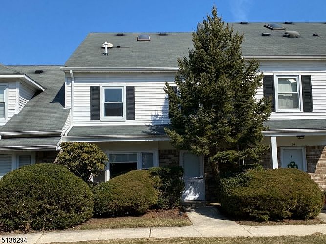 1st image of 23 Burnham Ct