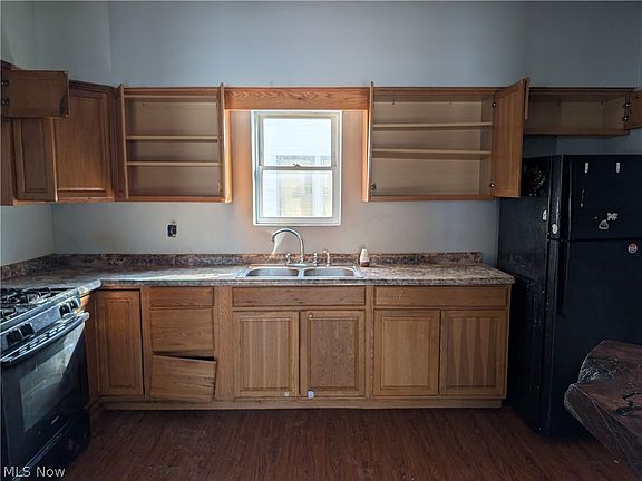 4th image of 5705 Poplar Ave