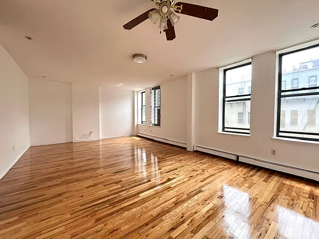 924 Hancock St #2 — Photo 5