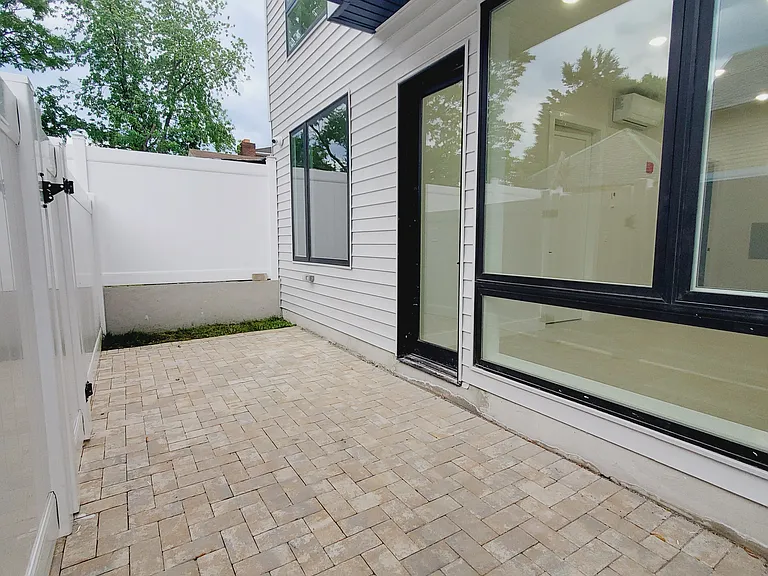 40 Lembeck Ave #105E — Photo 5