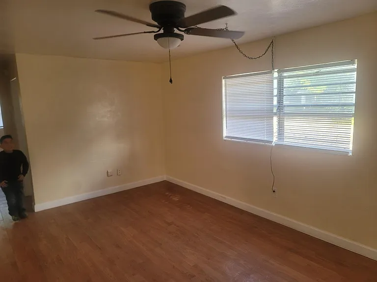 1133 Edith Ave — Photo 5