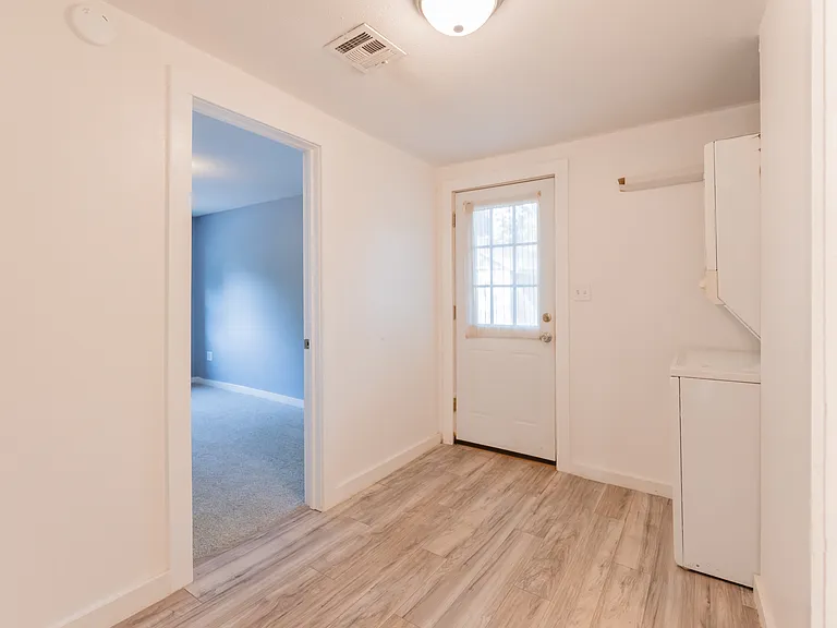 2162 W Lowry St — Photo 18