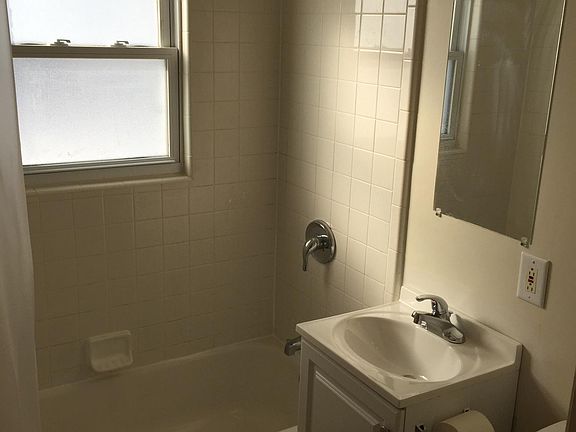 5th image of 20700 Westhaven Ave