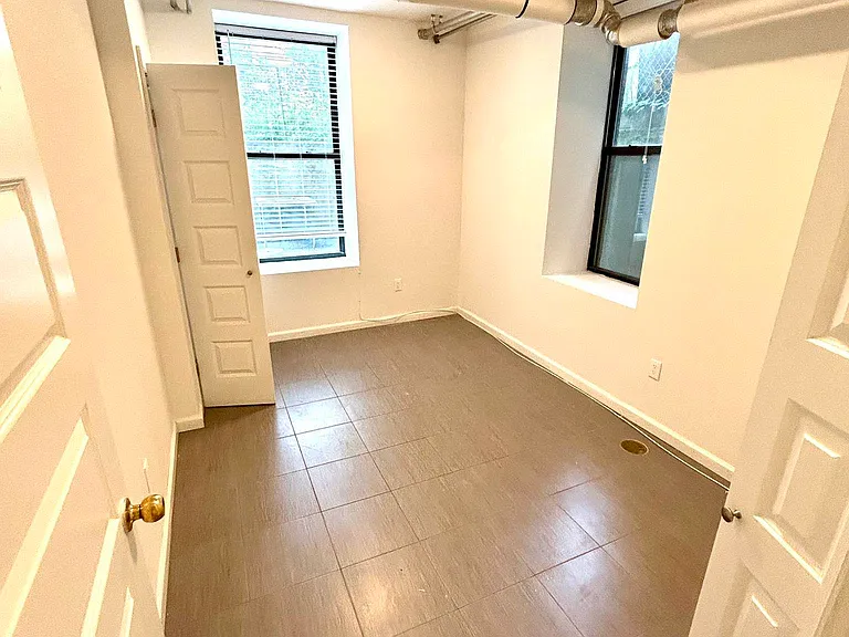 41-21 Denman St #1C — Photo 9