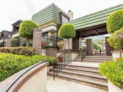 885 S Orange Grove Blvd APT 5, Pasadena, CA, 91105