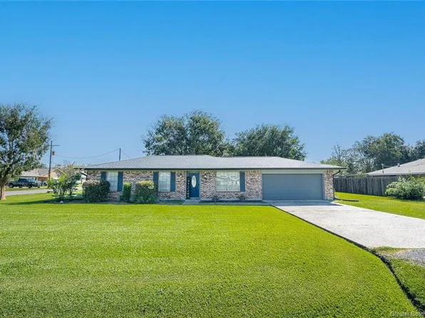 304 Cedar Ln, Lake Charles, LA 70611