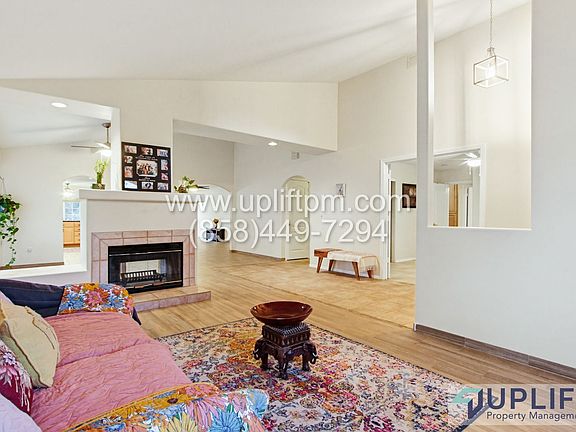 4th image of 24427 Del Amo Rd