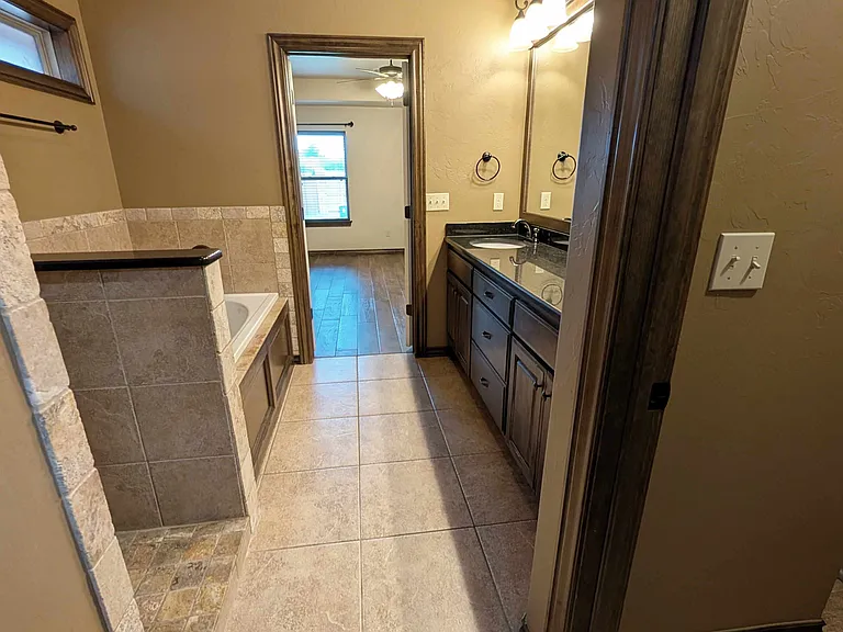 6405 Bent Wood Dr — Photo 14