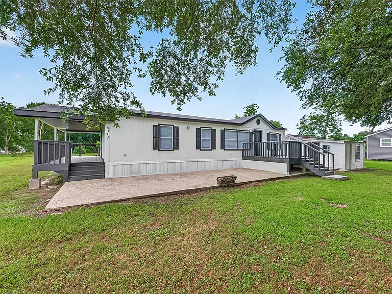 6018 Barney Ln — Photo 2