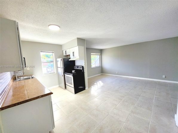 191 SW 15th St APT 102