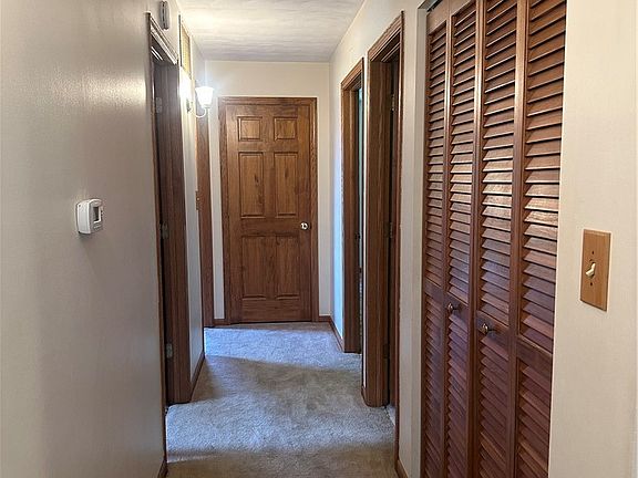 5th image of 105 Randolph Rd