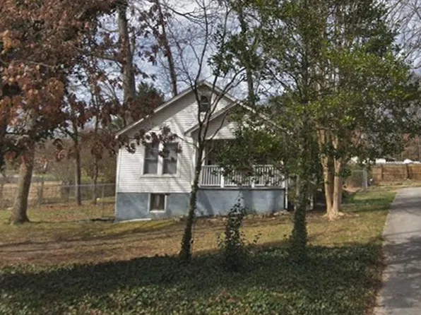 301 Black Oak Dr, Knoxville, TN 37912